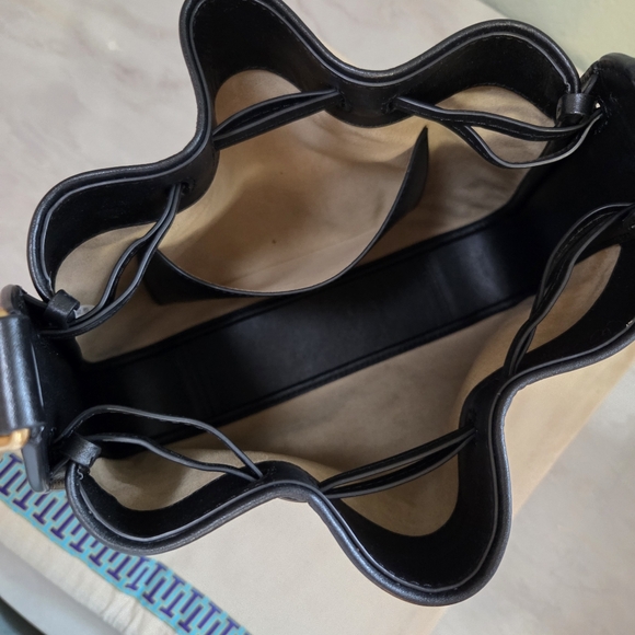 $598 Tory Burch T Monogram Bell Bag Black/Tan - Picture 6 of 9